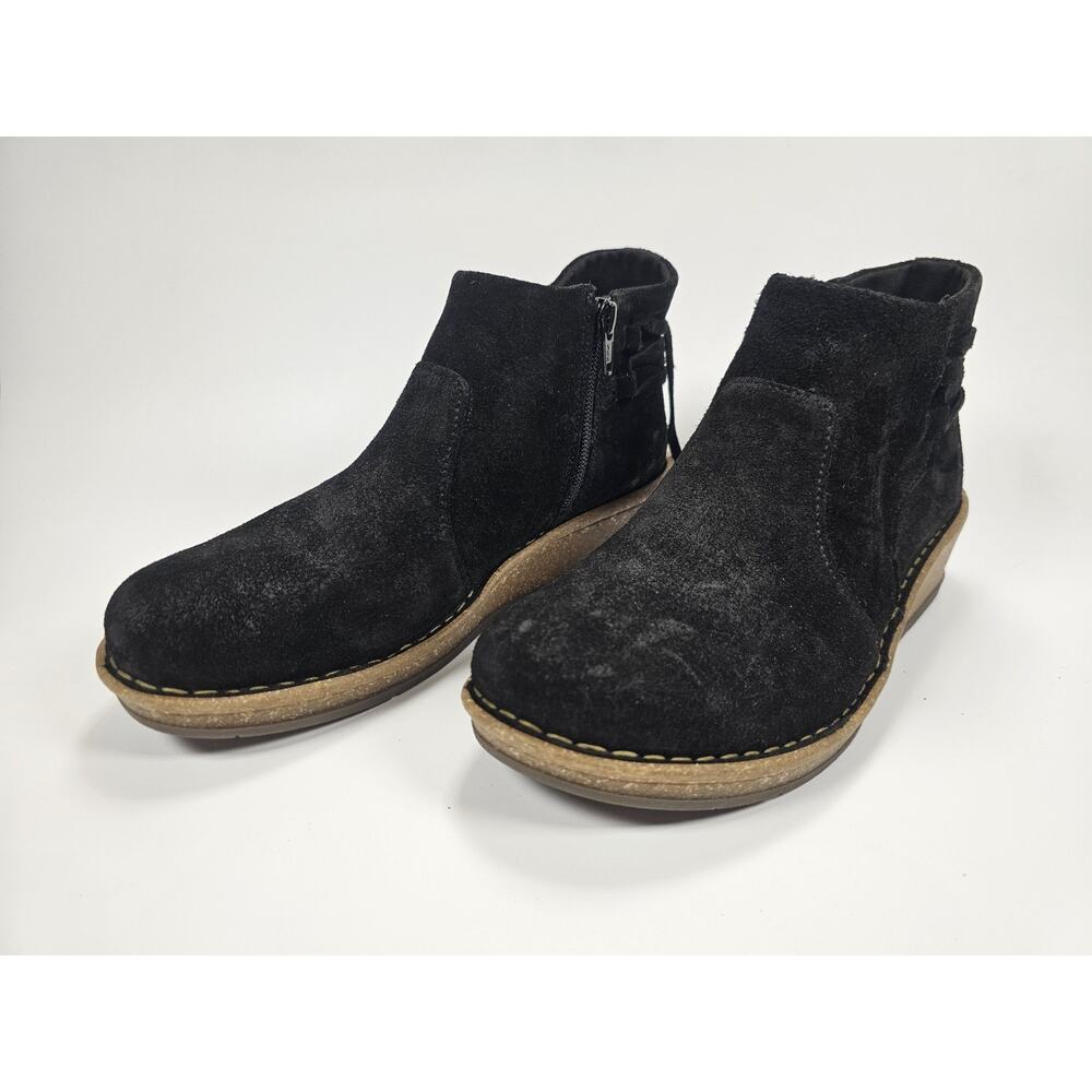 Born Viana Leather Black Wedge Suede Booties Size 9